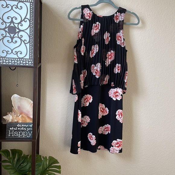 Tommy Hilfiger Chiffon Overlay Floral Dress Sz 4 - Picture 2 of 5